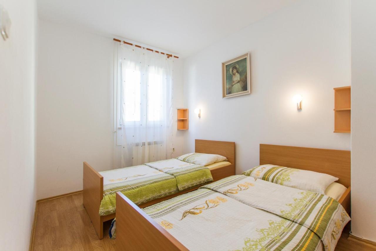 Apartments With A Parking Space Vinez, Labin - 11851 Exteriör bild
